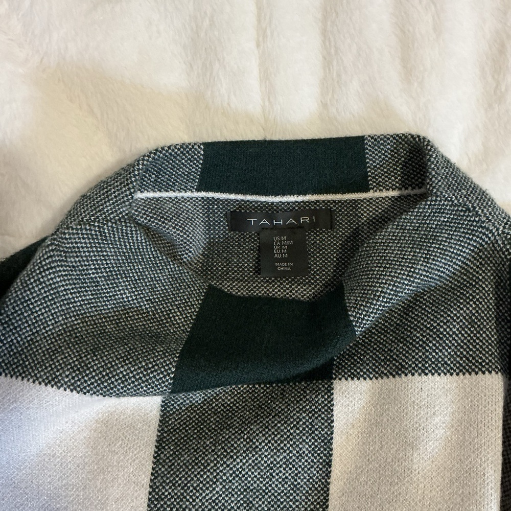 TAHARI Plaid Women's Sweater - Green and White - Picture 8 of 8